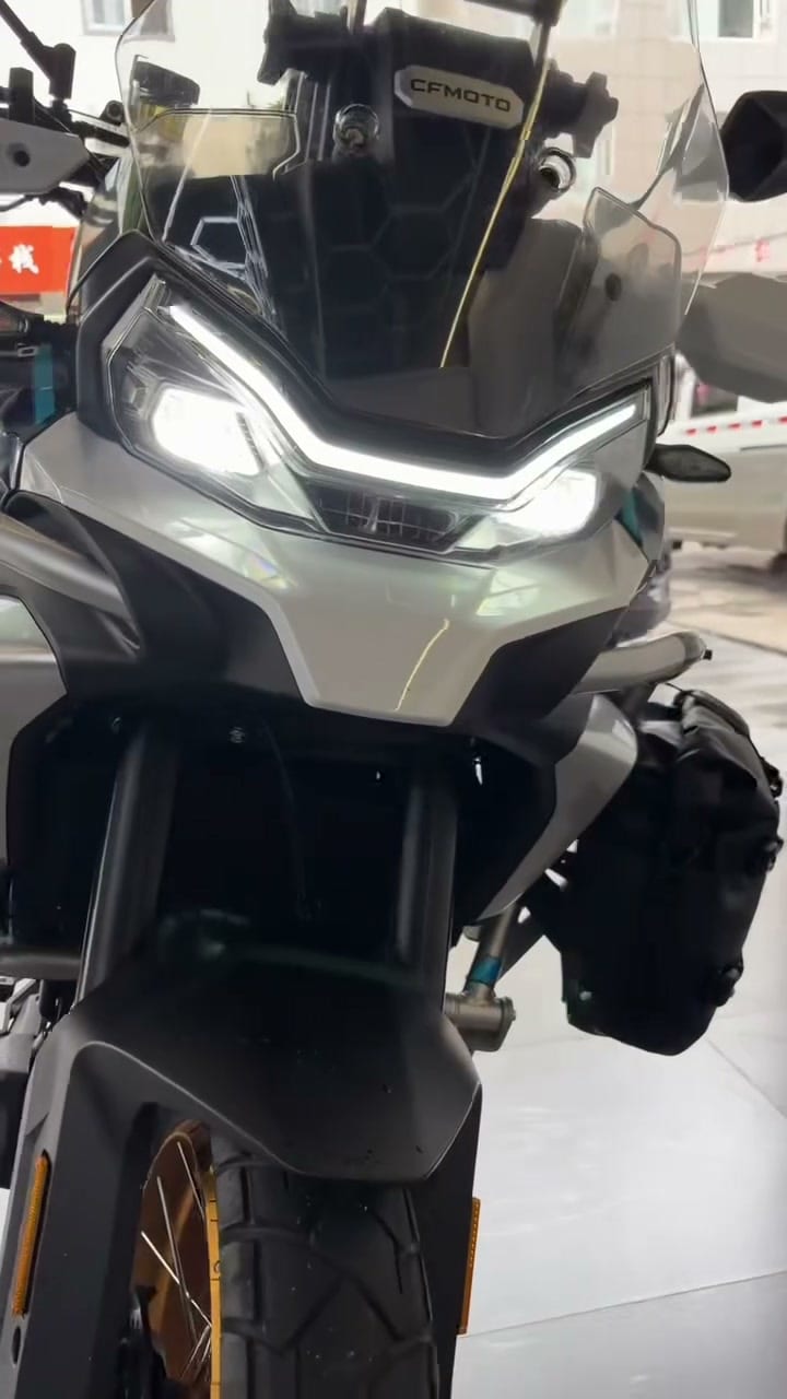 春风 700MT 新车到店